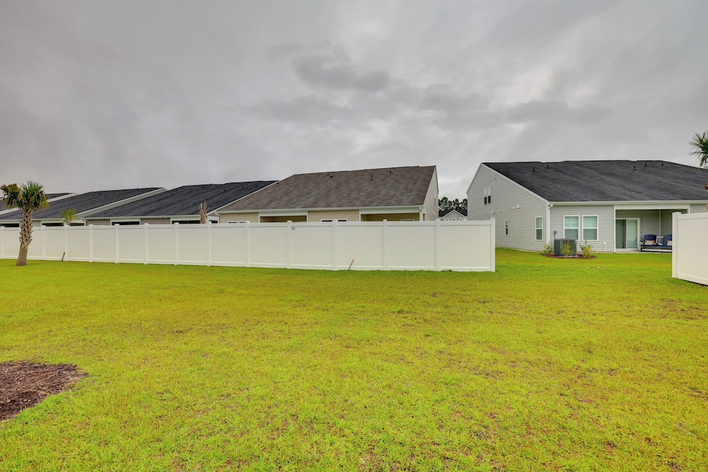 3 Mi to Golf & Waterway: Ocean Isle Beach Retreat!