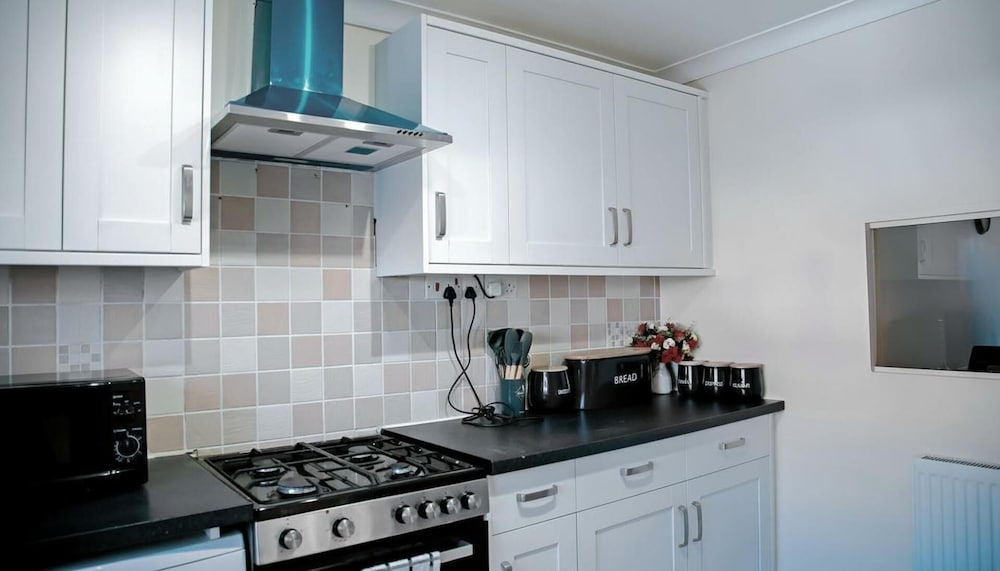 Tranquil 3B House- Sleeps 6, Garden & Free Parking