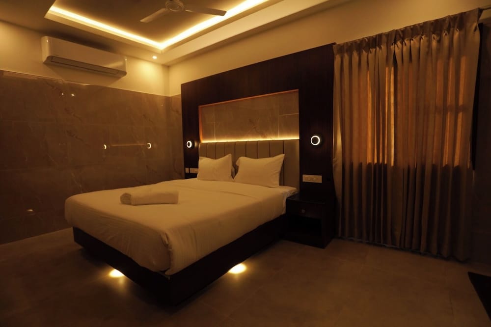 Arthana Residency Hotel