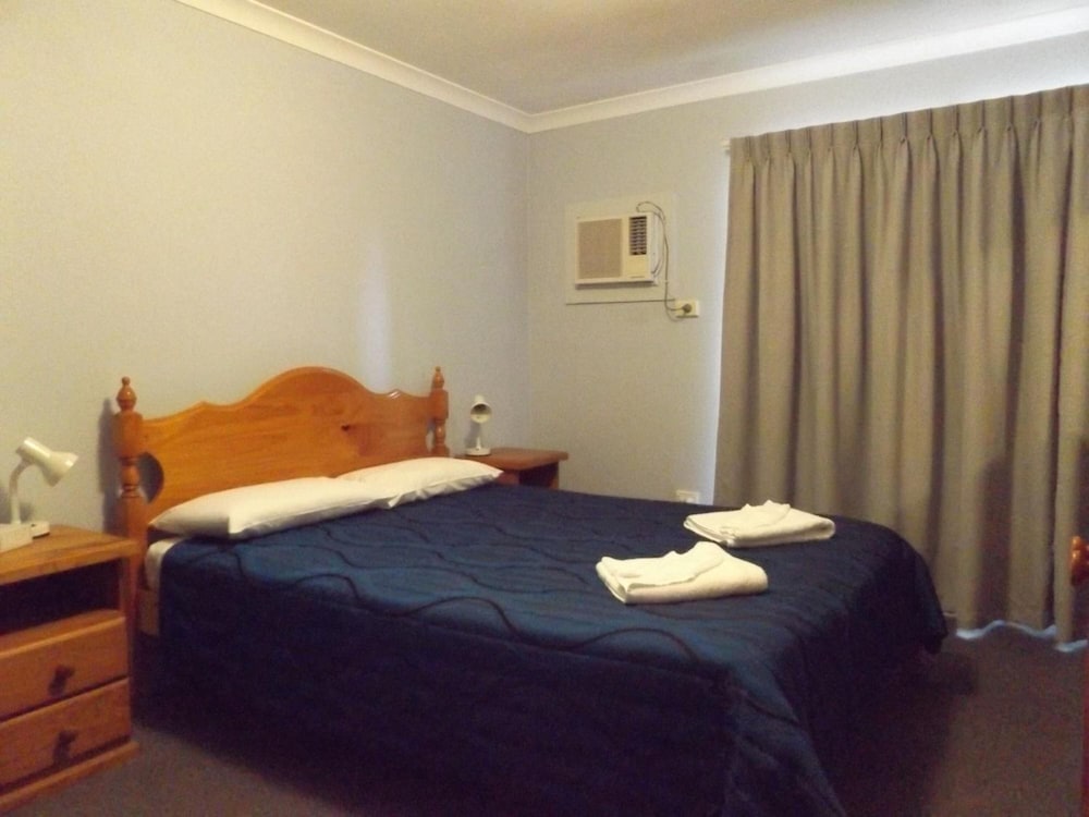 Palm Valley Motel and Self-contained Holiday Units