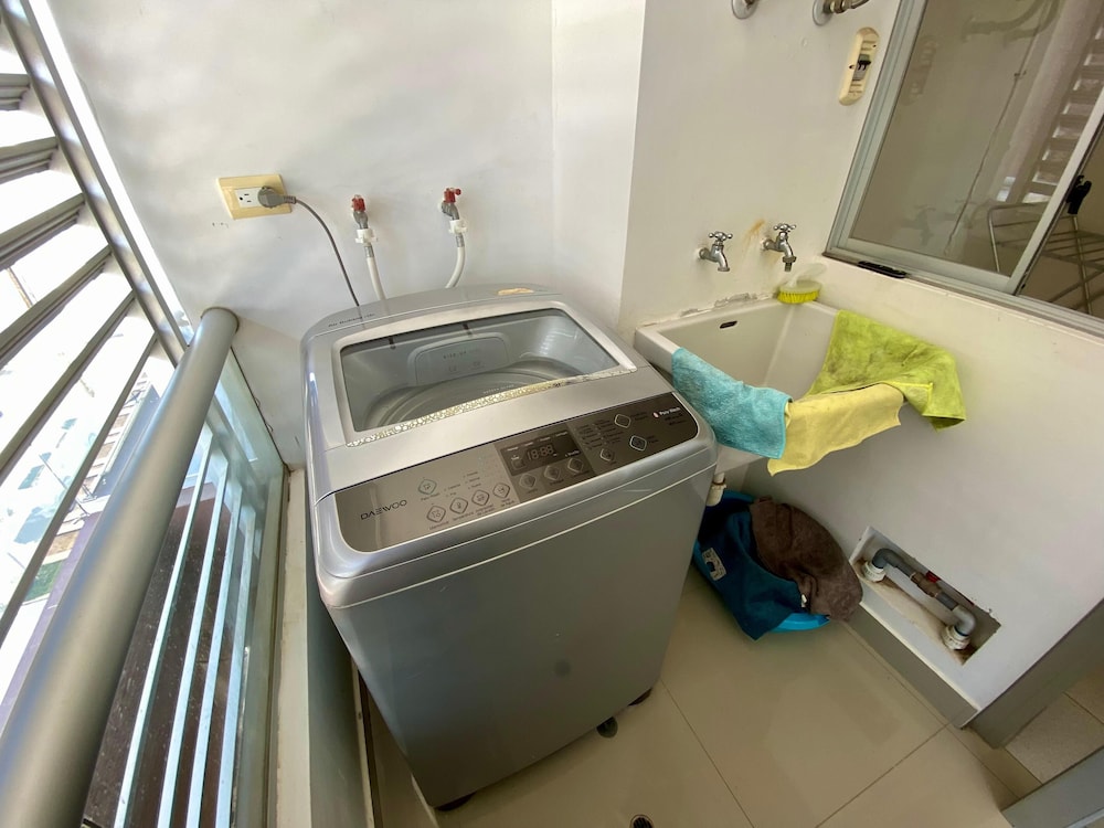 Apartment with Pool, Gym & A/C (507)