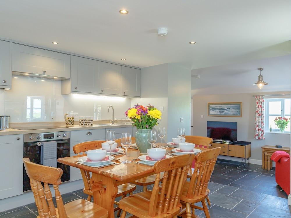 Golden Slack Cottage