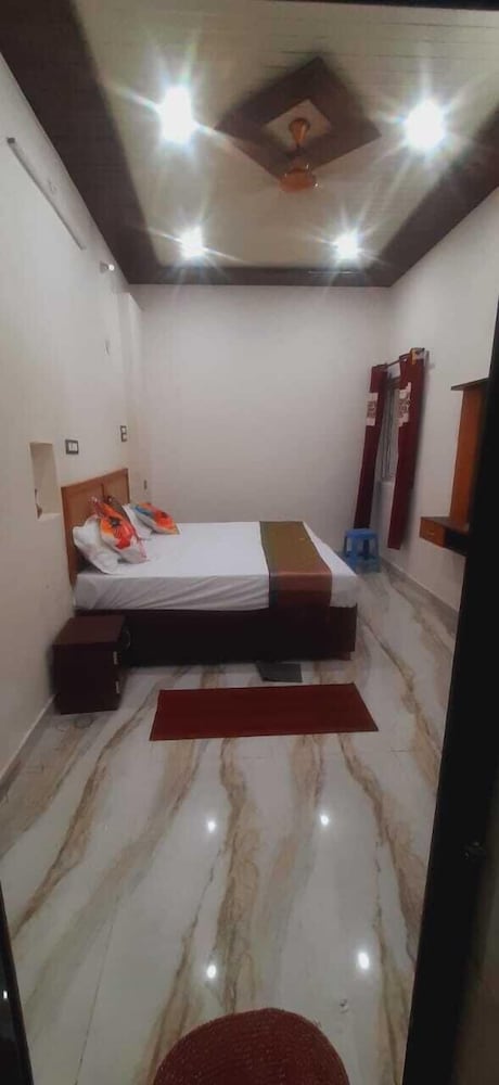 Rudraksha Kashi Inn By GRB