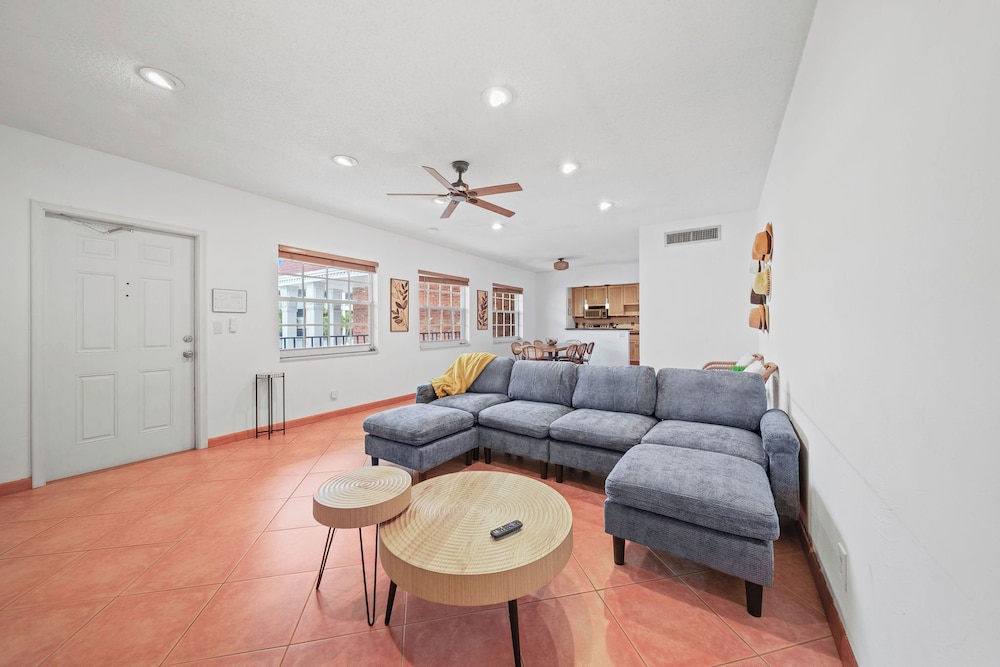 Luxe 2BR Escape Fort Lauderdale