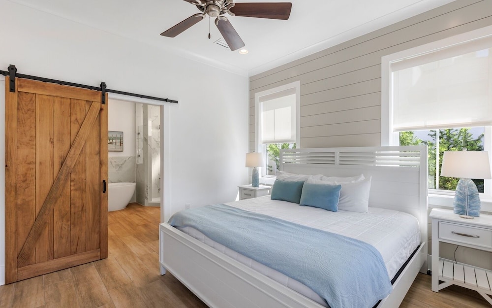 5BR Getaway w/ Private Pool, Golf Cart, 4 Bikes & 30A Convenience!