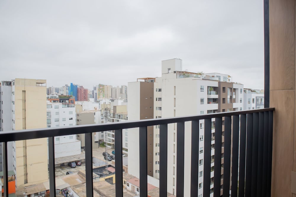 w Amazing 3BR w Balcony in Miraflores