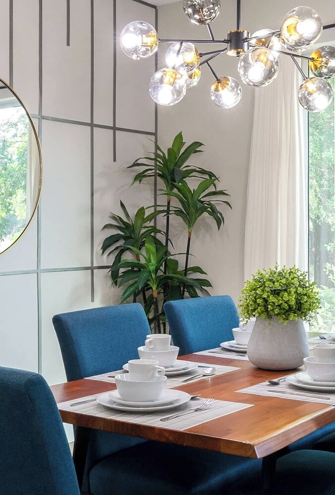 Beautiful 4BR Home w/ Modern Design