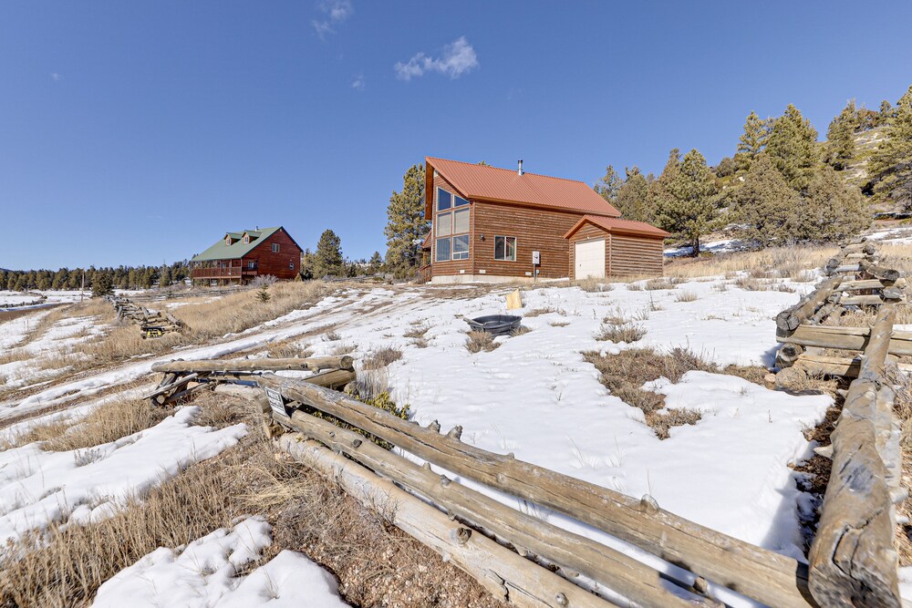 Cozy Duck Creek Village Cabin w/ Hot Tub & Views!