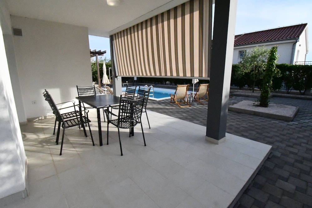 Luxury Escape With Swimming Pool & Modern Design