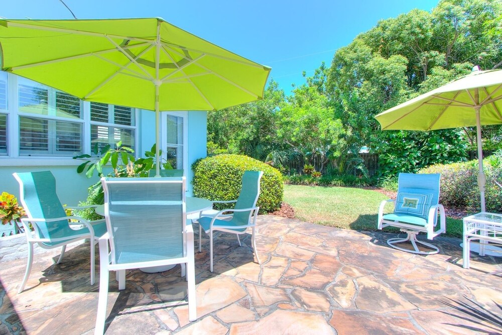 Seahorse Cottage - Monthly Beach Rental 2 Bedroom Home by Redawning view 5