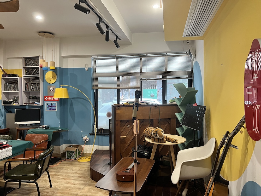 enjoy youth hotel