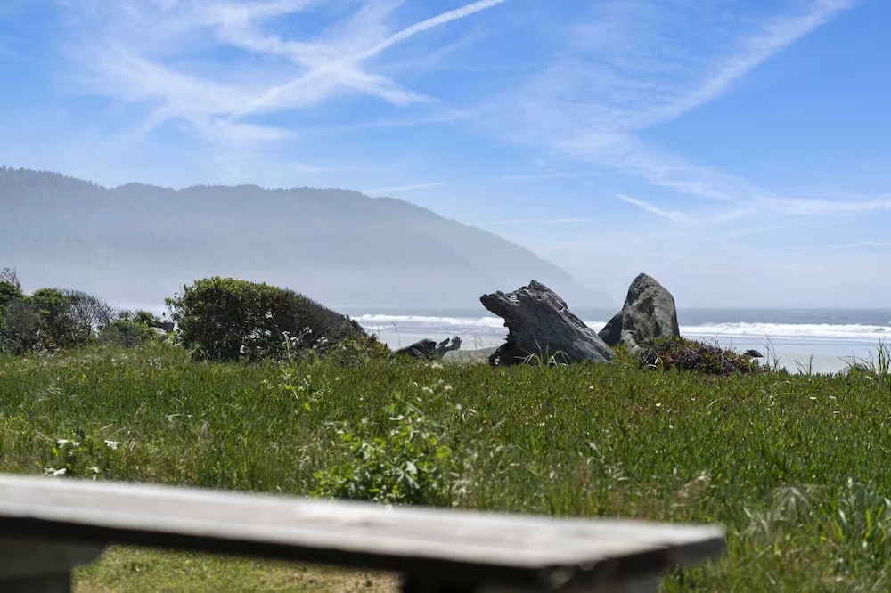 Crescent Beach Motel