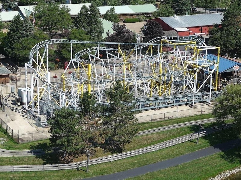 Darien Lake Lodge on the Lake