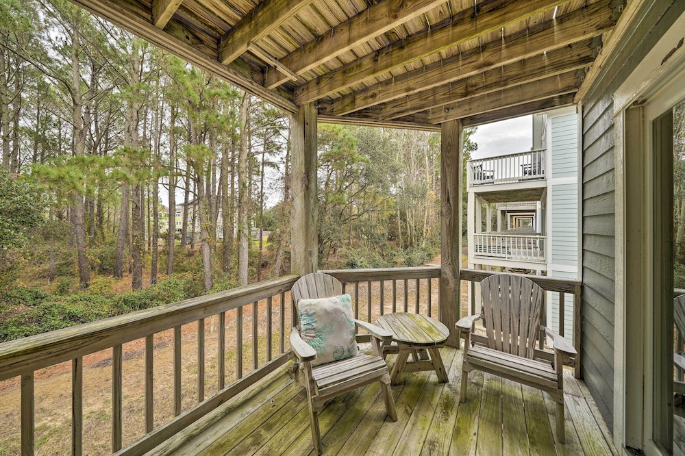 Coastal Home w/ Community Pool < 2 Miles to Beach!