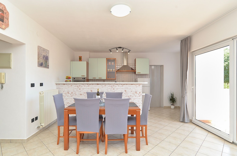 Apartments Emil 596