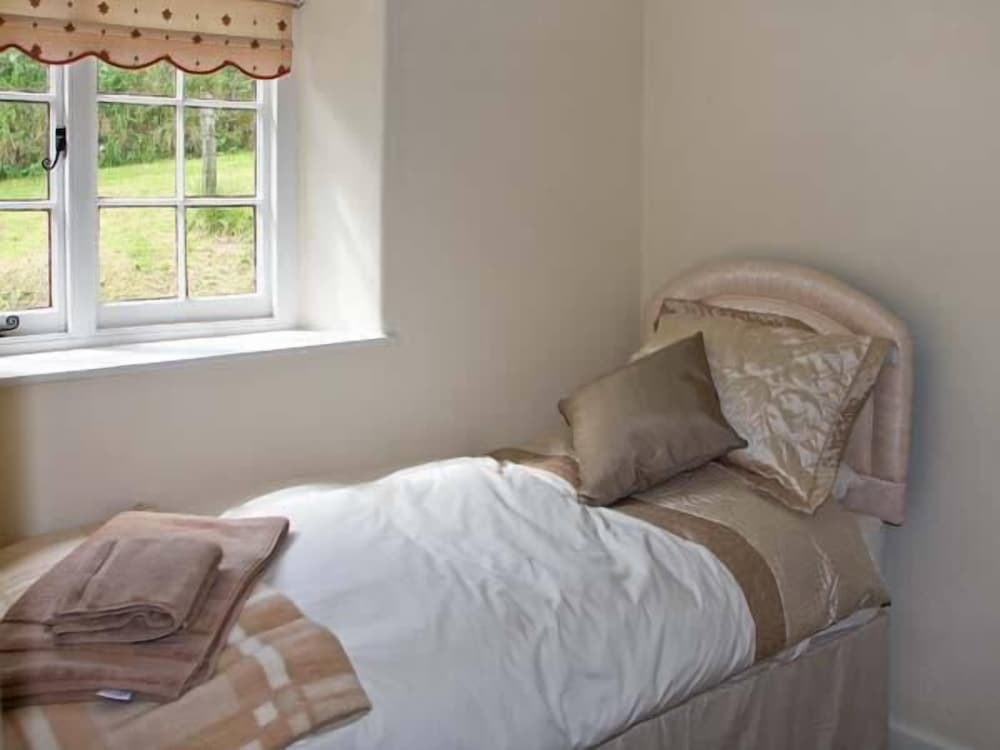 Yelverton Vacations - Tuckermarsh Quay River Cottage 2 - Property Image 10