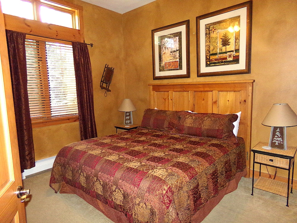 TLGM The Timbers 1 Bed 2 Bath