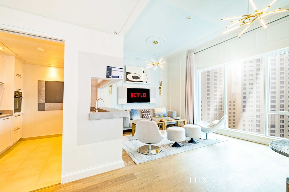 LUX  Marina Promenade Penthouse suite