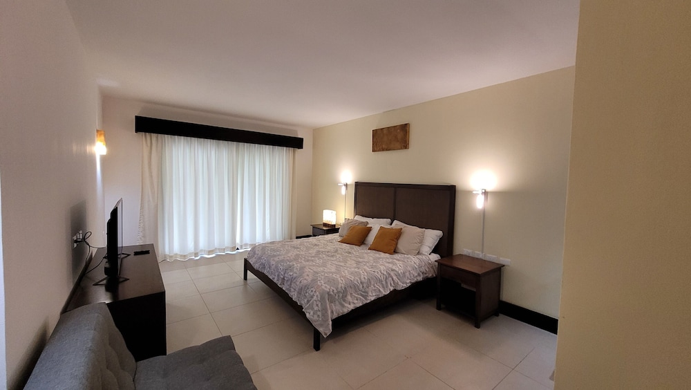 Very Good Vibes Apartmen in Pdc, Steps From Beach