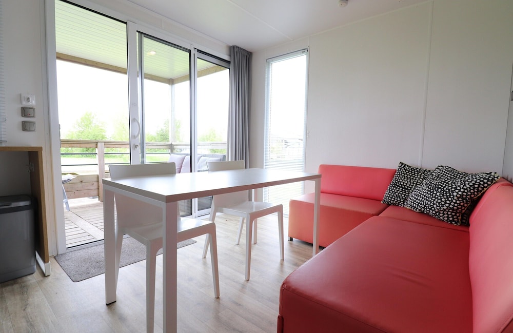 Chalet by Hegermeer With Harbor Access