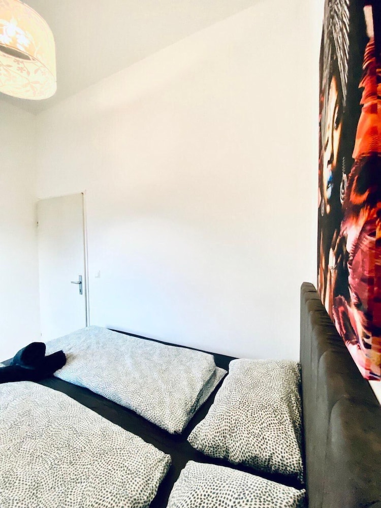Spacious 4BR Apt Perfect for Groups