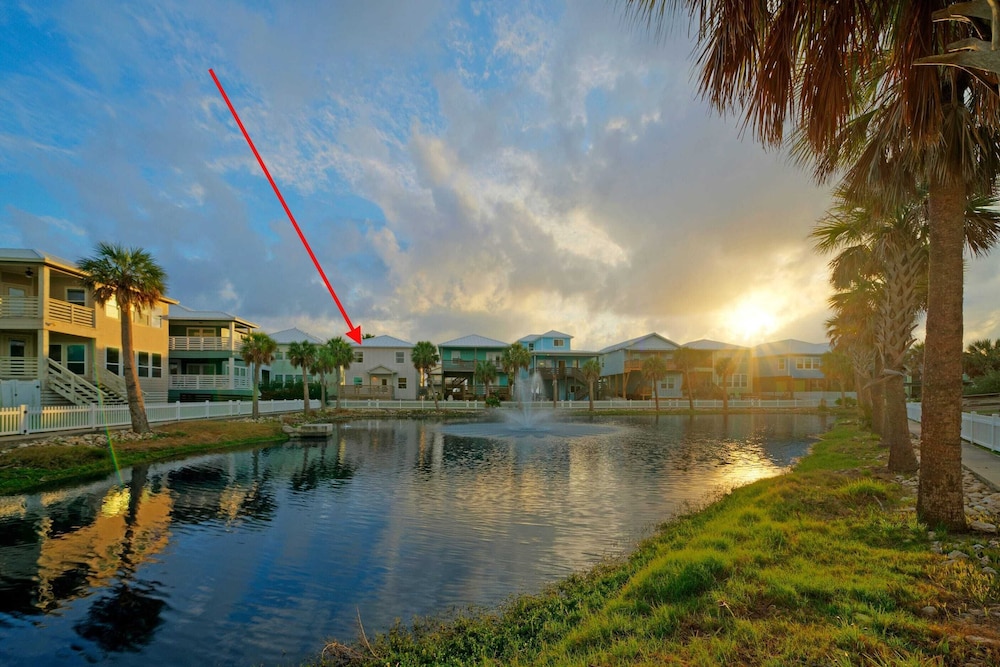 Coastal Escape w/ Pond Views + Pool Access Grahams Getaway by Avantstay