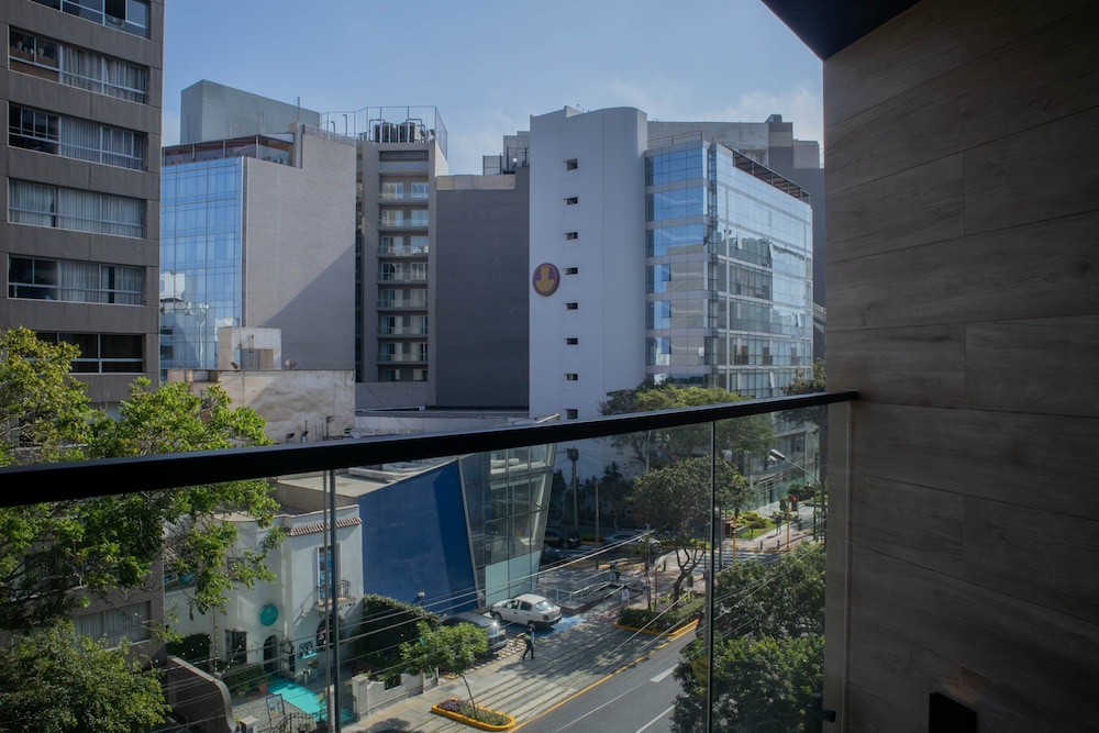 w Striking 2BR w Terrace in Miraflores