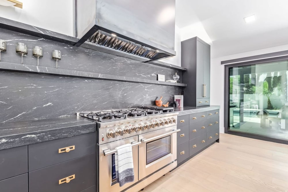 The Ashcroft New Build Htd Pool Chefs Kitchen