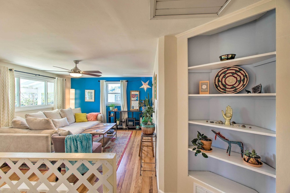 Patio, Grill & Yard: Cozy Denver Abode!