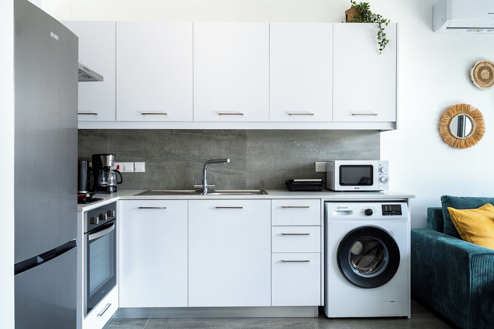 Azoria - Stylish 1-BR Apartment in Kiti
