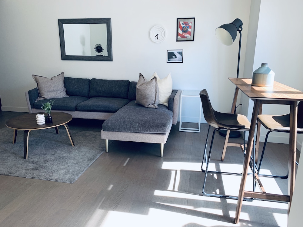 New Lyfe Finest Luxury Apartment