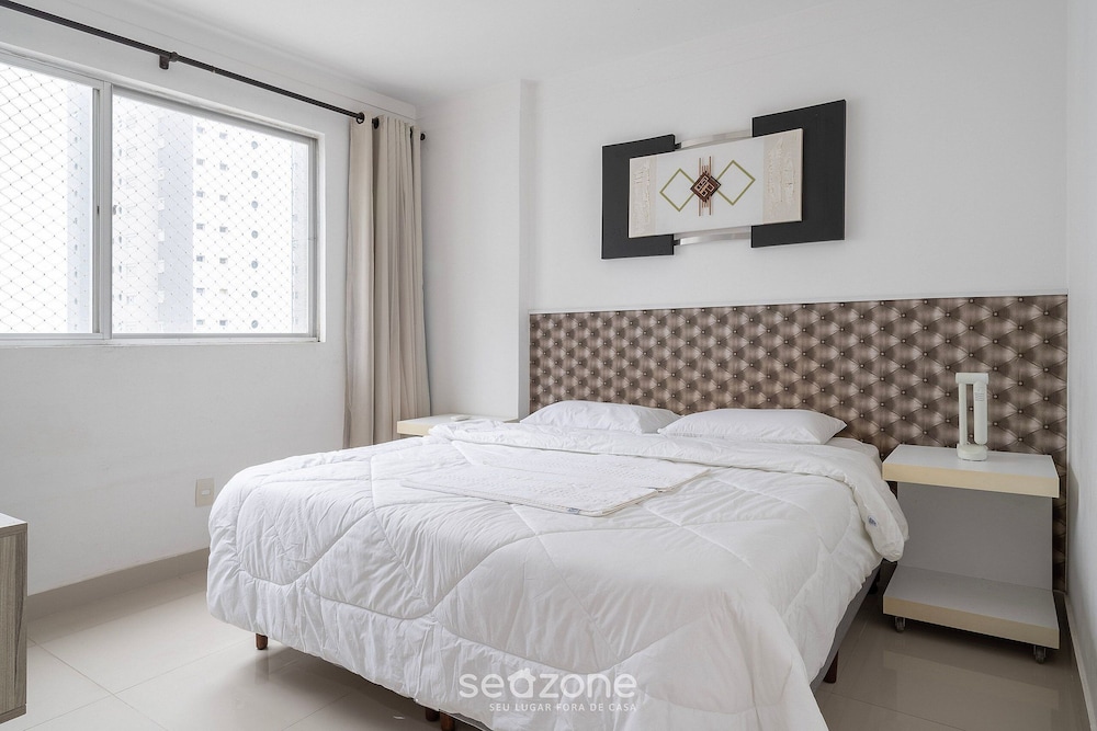 Apt 1 Block From Beach in BC Great Location Cep093