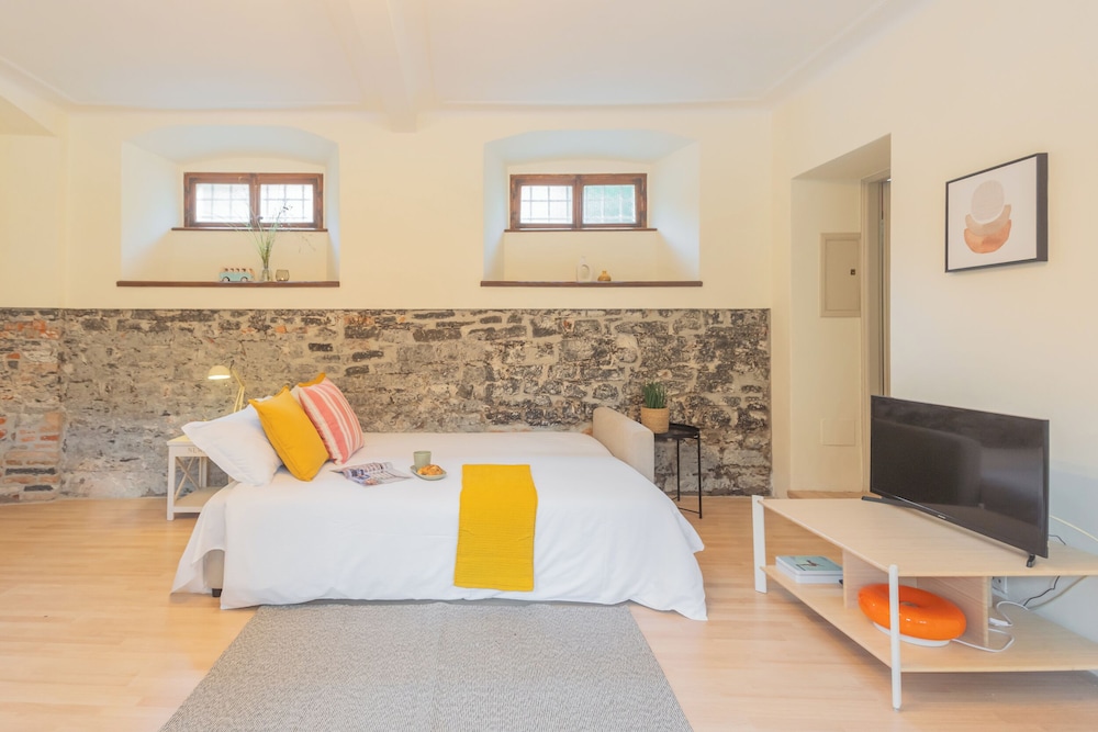 La Piazza di Cernobbio by Rent all Como