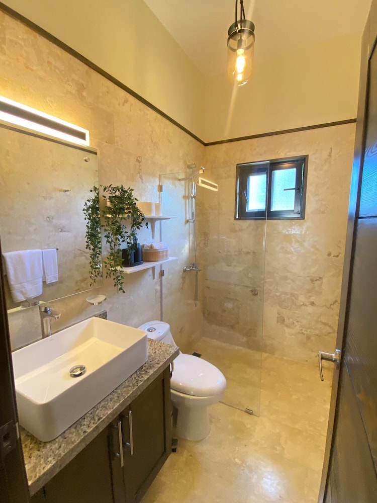 Luxury 5 Bedrooms Villa in Hispañola -sosua