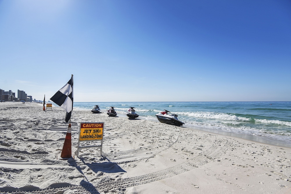 Grand Panama Beach Resort by Book That Condo