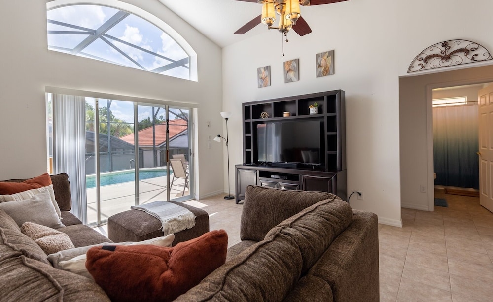 AV340RD 4 Bedroom Charming Villa in Aviana 4 Home