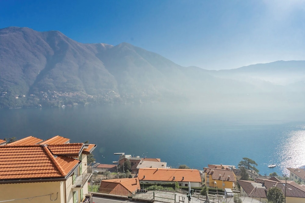 Giuliano's House - Amazing Lake View by Rent all Como