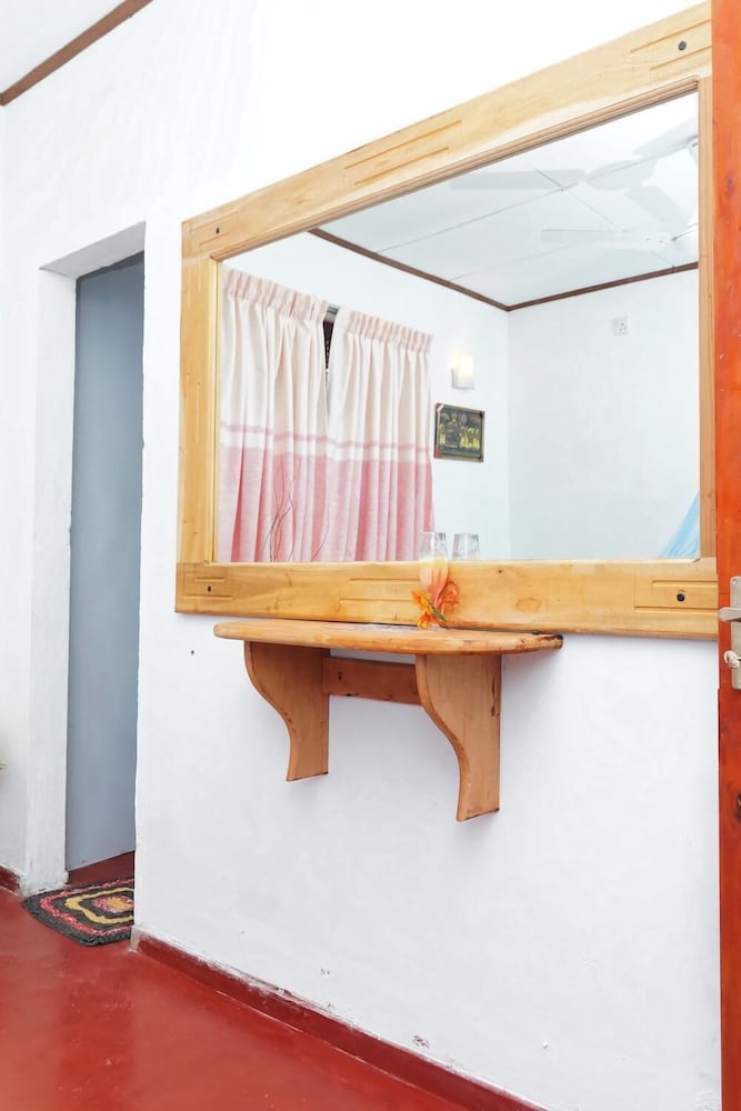 Damith Tourist Inn