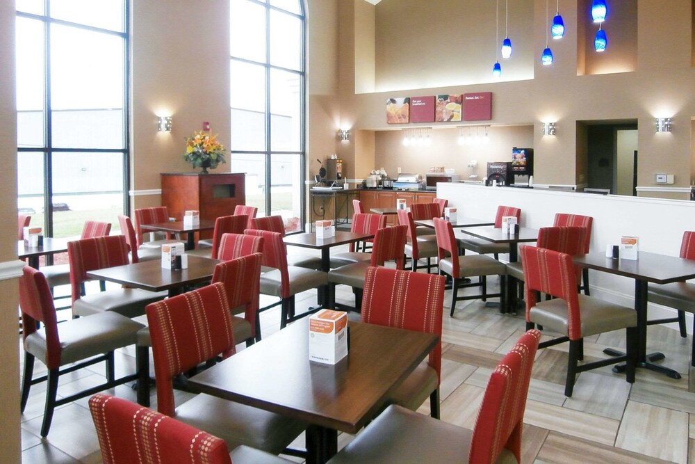 Smyrna Vacations - Comfort Suites Smyrna - Property Image 7