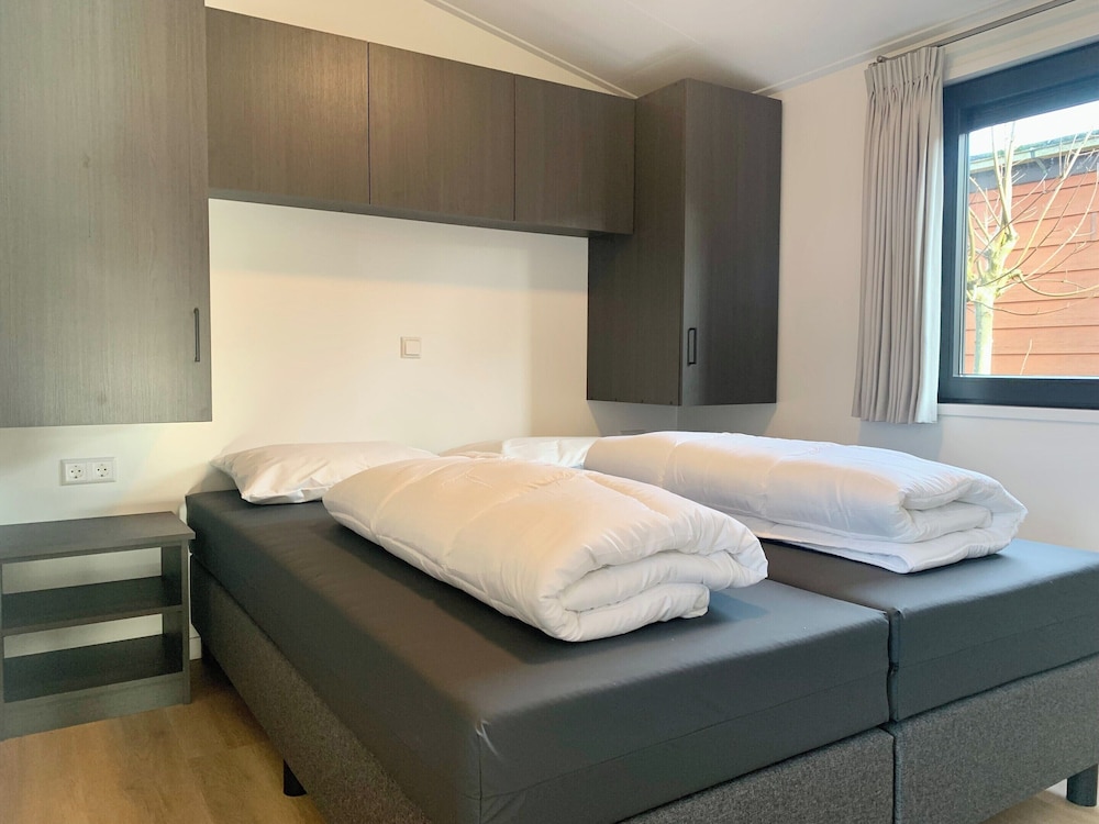Chalet in Sint Maartenszee Near Sandy Beach