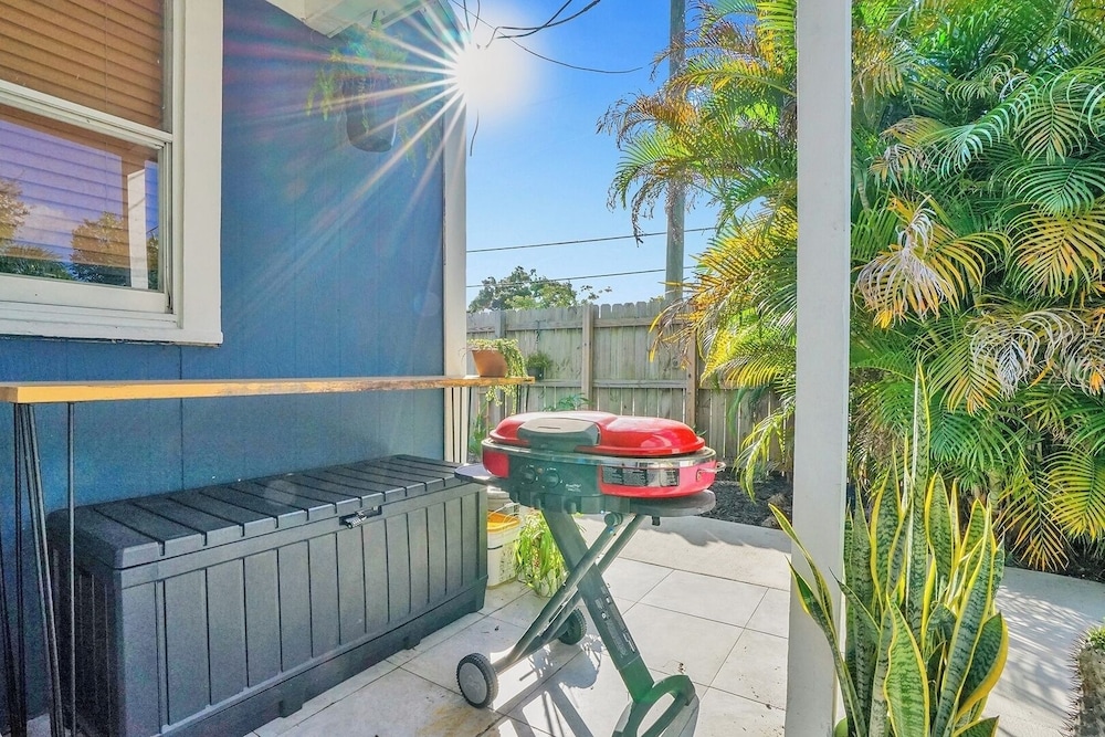 Zen 2br, 7 Min From Beach & Airport, Save Now!