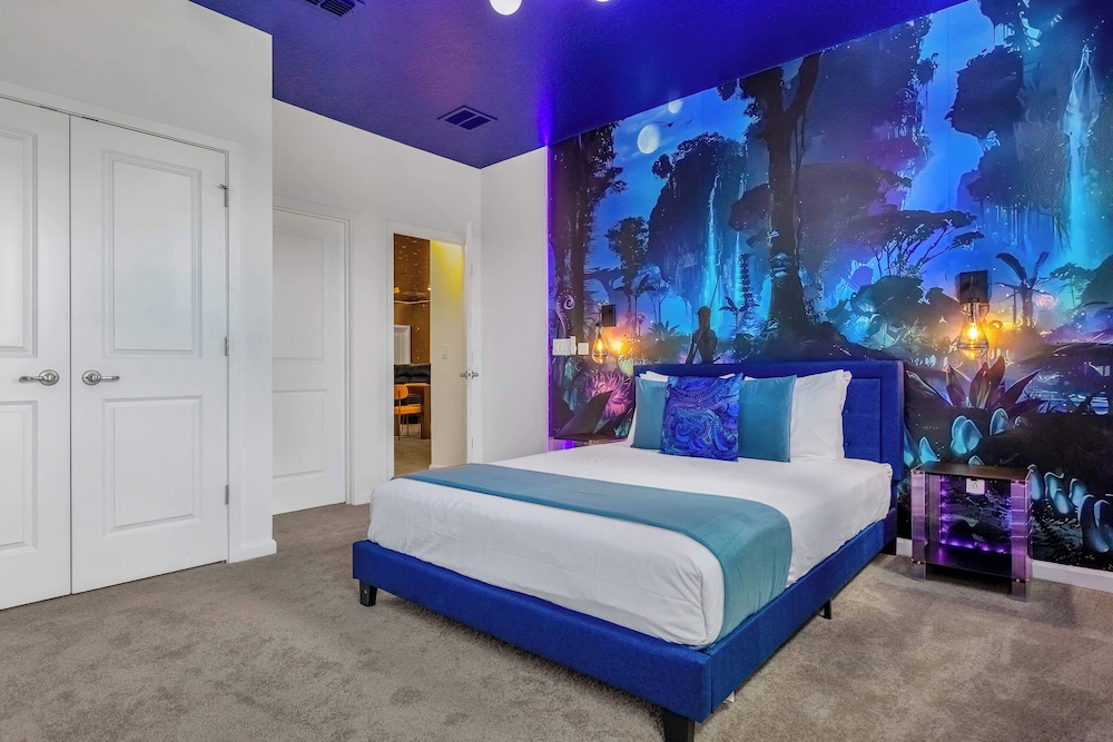 Upstay Epic 15br Mansion for Big Groups Near Parks