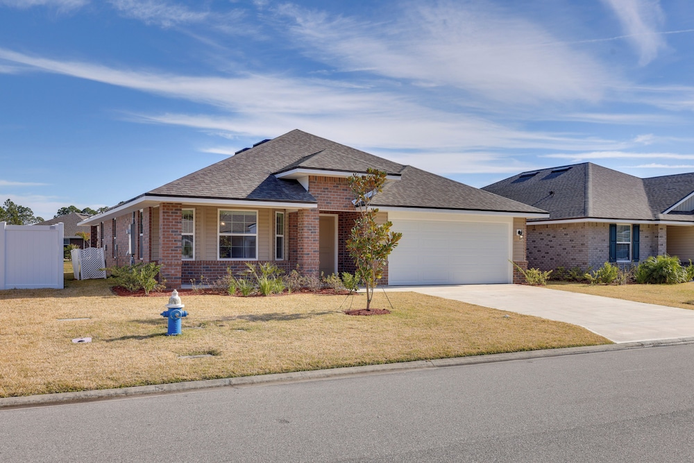 11 Mi to Beach: Newly Built Palm Coast Home!