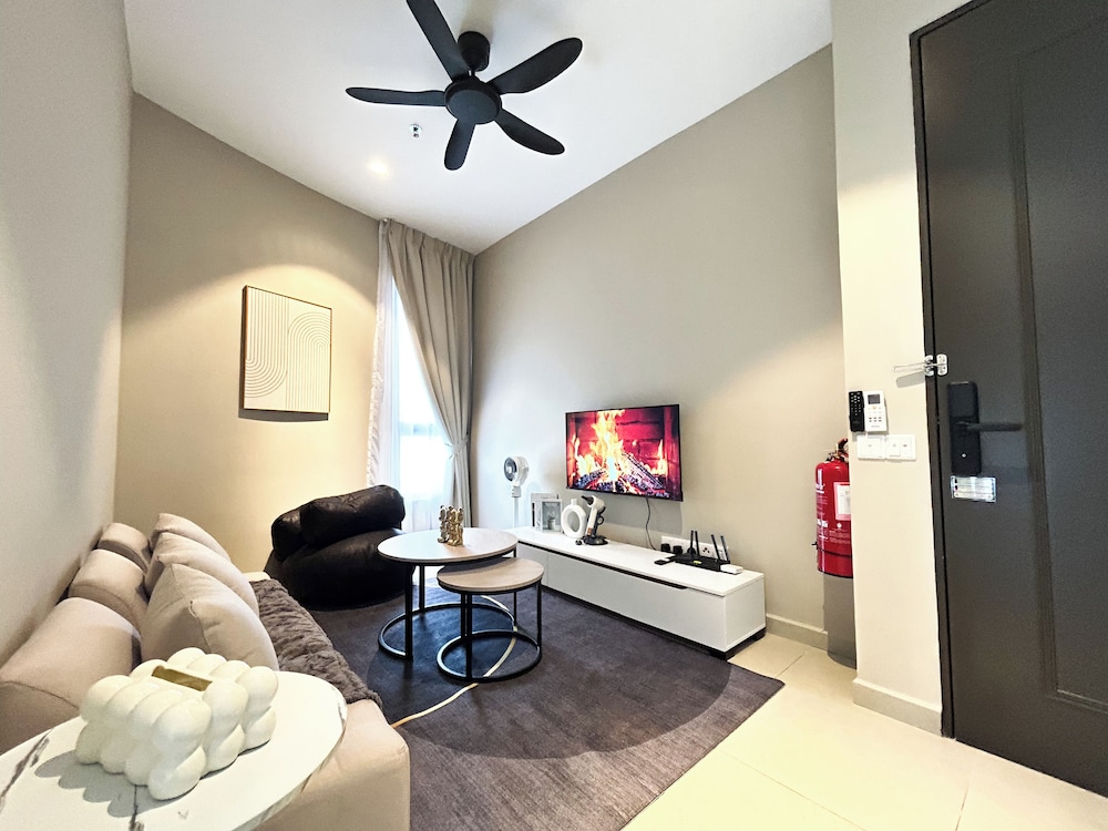 The Paxtonz by Manhattan Group