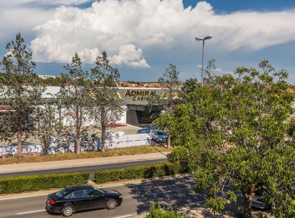 Cozy Three Bedroom Apartment With Terrace in Zadar