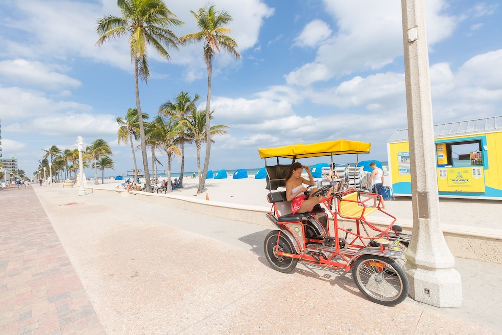 433 Studio Hollywood Beach Resort - Image 5