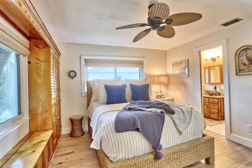 Paradise Along Boca Ciega Bay