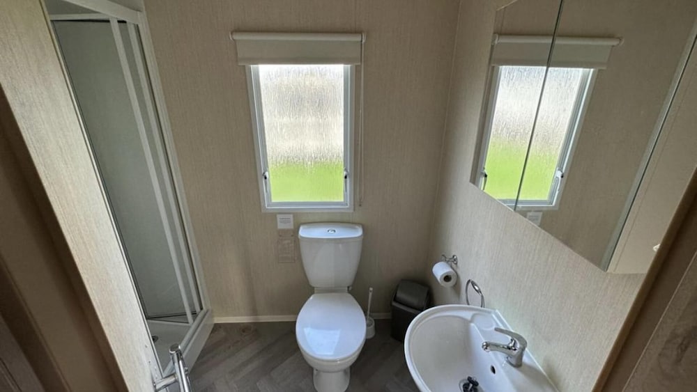 3-bed Caravan Near Mablethorpe view 4