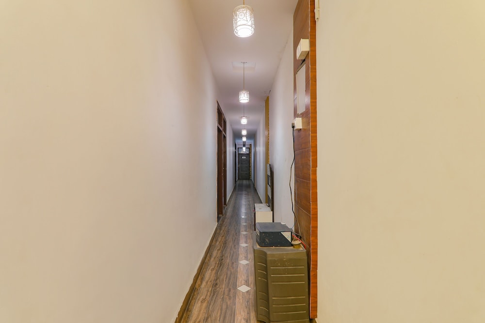 Fabhotel Gold Galaxy view 3