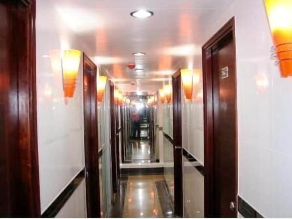 Super 7 Hostel